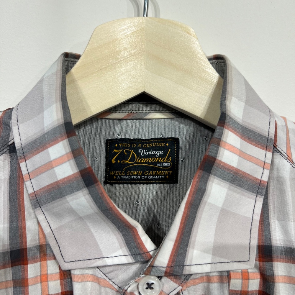 7 Dimonds Button Up - Picture 3 of 4